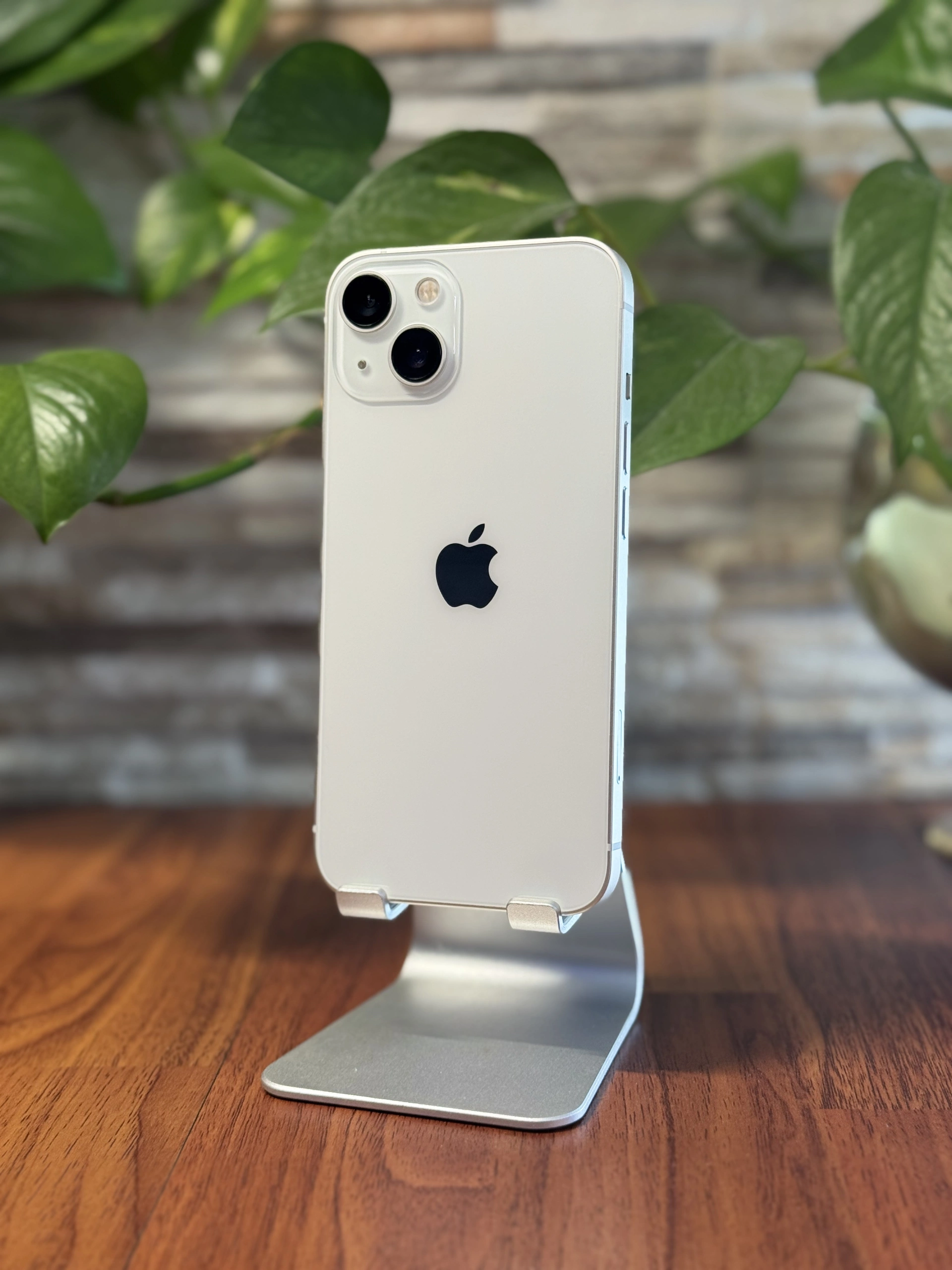 iPhone 13 de 256 gb color blanco estelar, vista 3