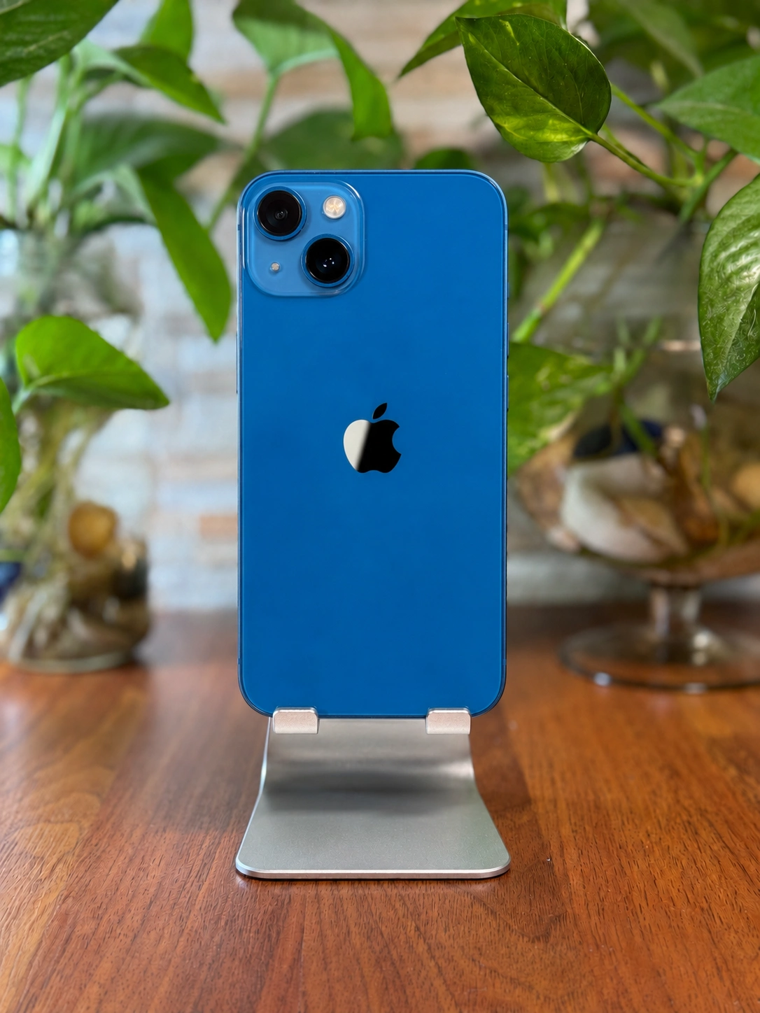 iPhone 13 de 256gb color azul claro, vista 2