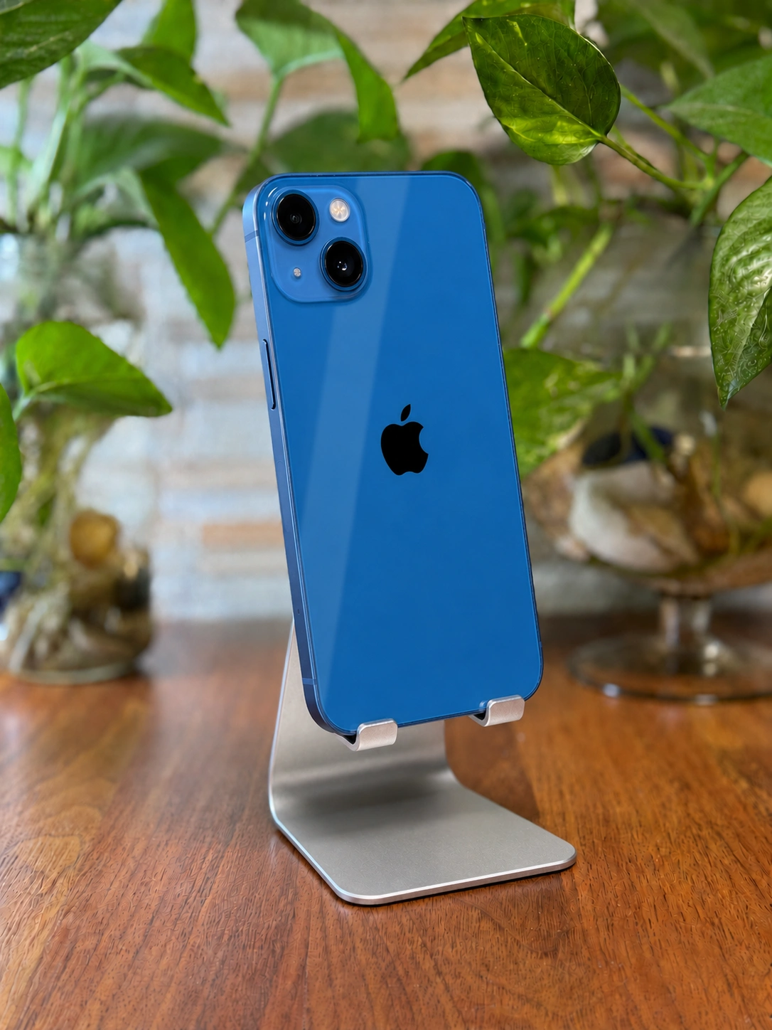 iPhone 13 de 256gb color azul claro, vista 3